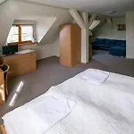 Mysliwski Bed and Breakfast Cedynia